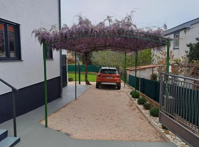 Nyaraló Kuca Za Odmor Nives *